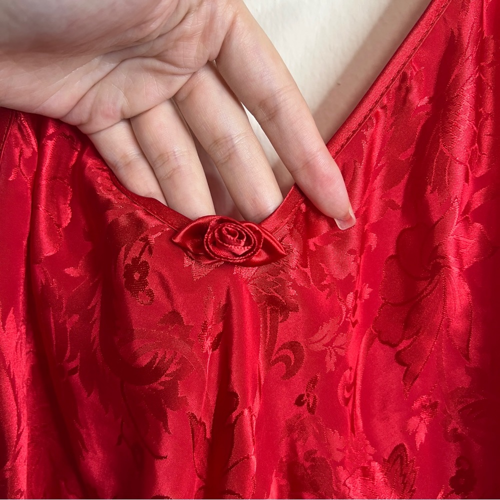 Red Floral Satin Chemise - Picture 5 of 7